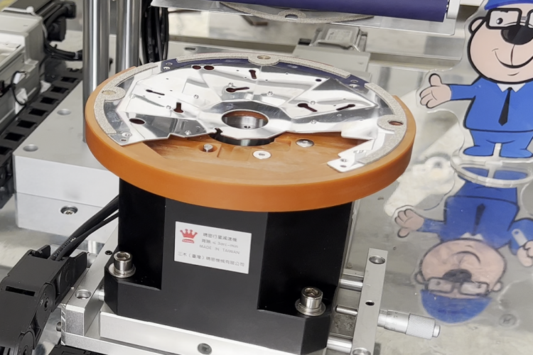 自動貼導電布機廠家：如何提升天線圓盤生產(chǎn)效率200%？